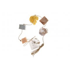 ROSE & VANILLA GARLAND